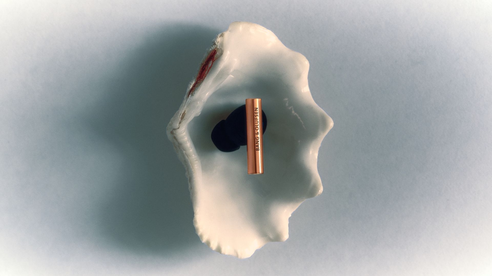 Lyxiga in-ear-lurar från Bang & Olufsen i ny färg