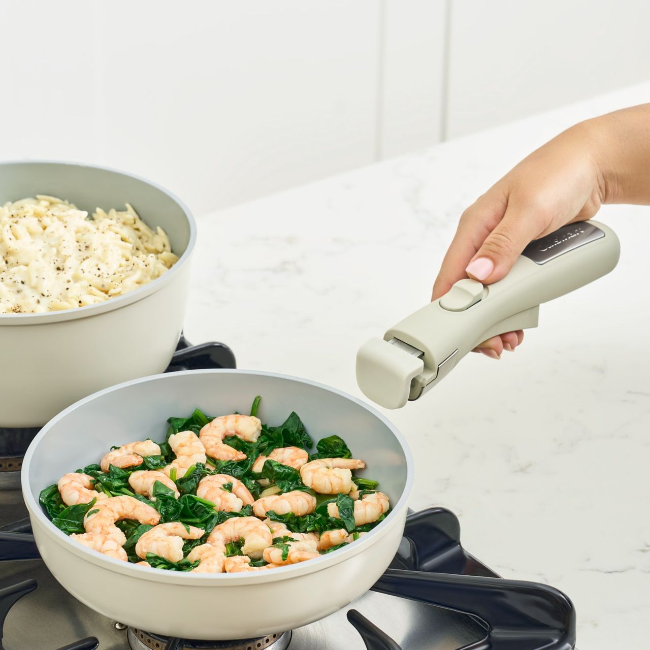 Cuisinart lanserar grytset med avtagbara handtag