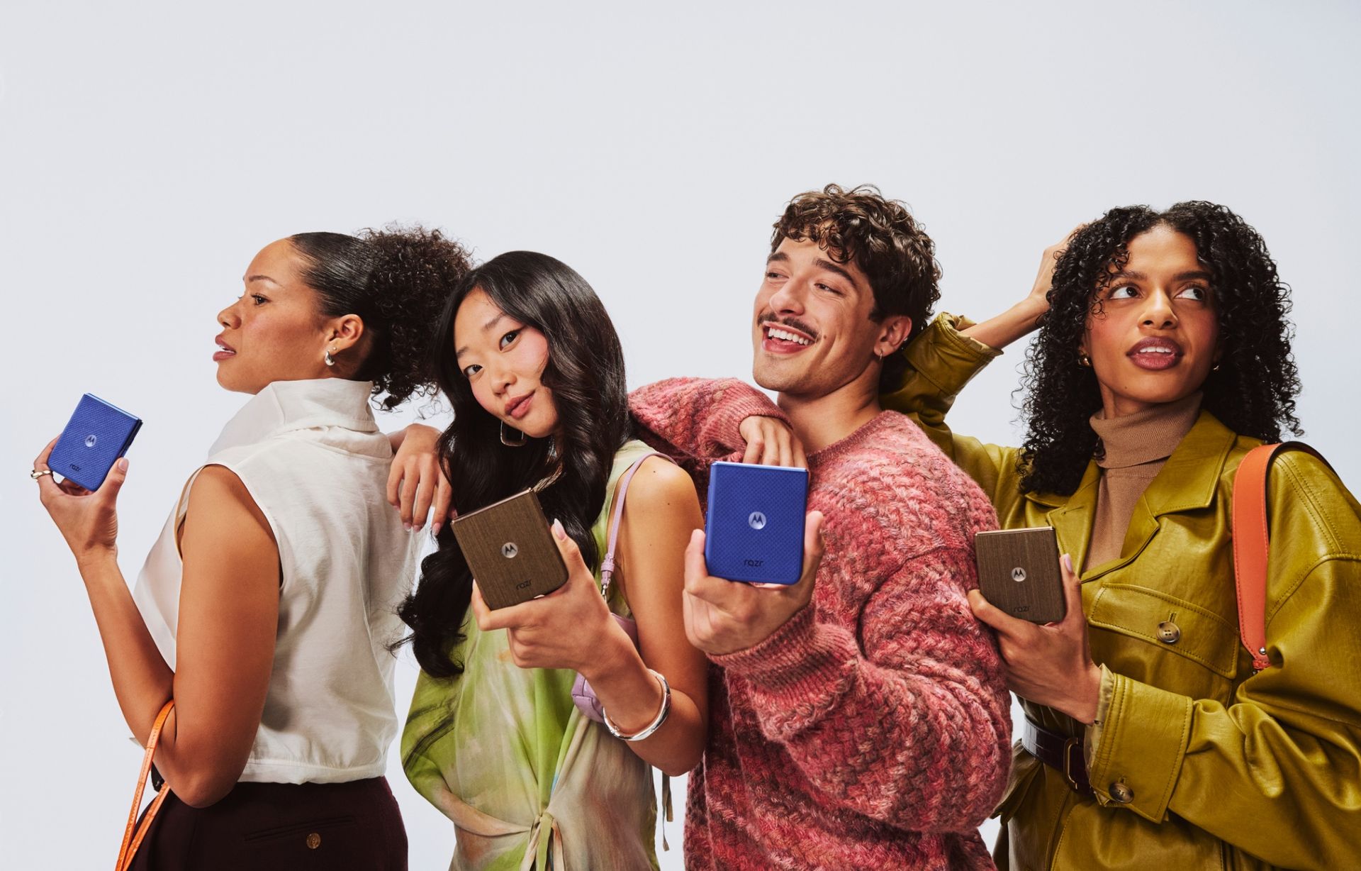 Motorola släpper tre nya vikbara telefoner