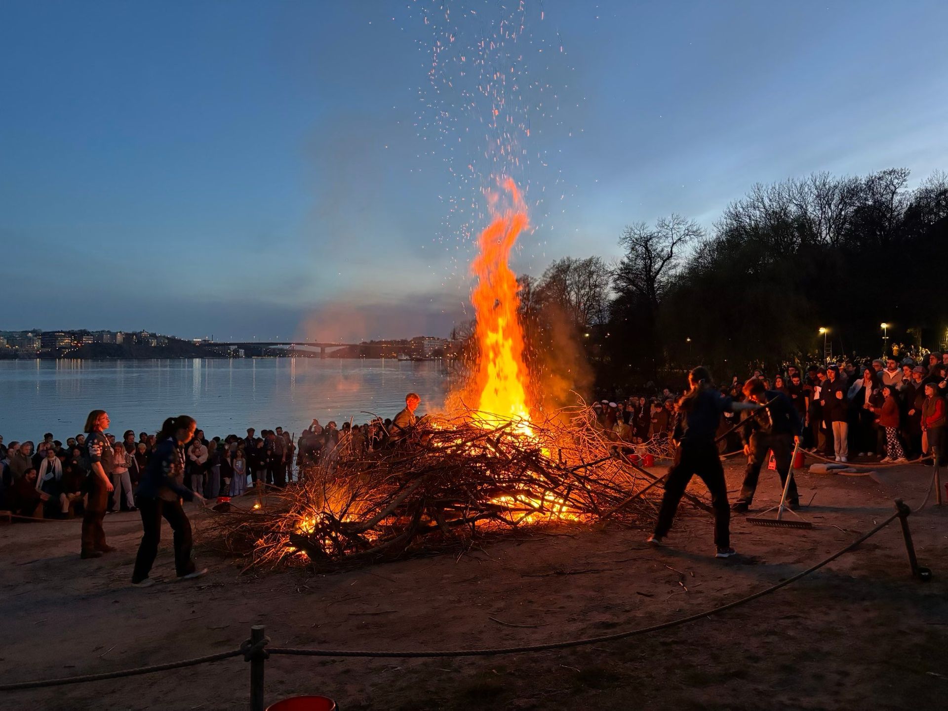 Kollade du in någon majbrasa?