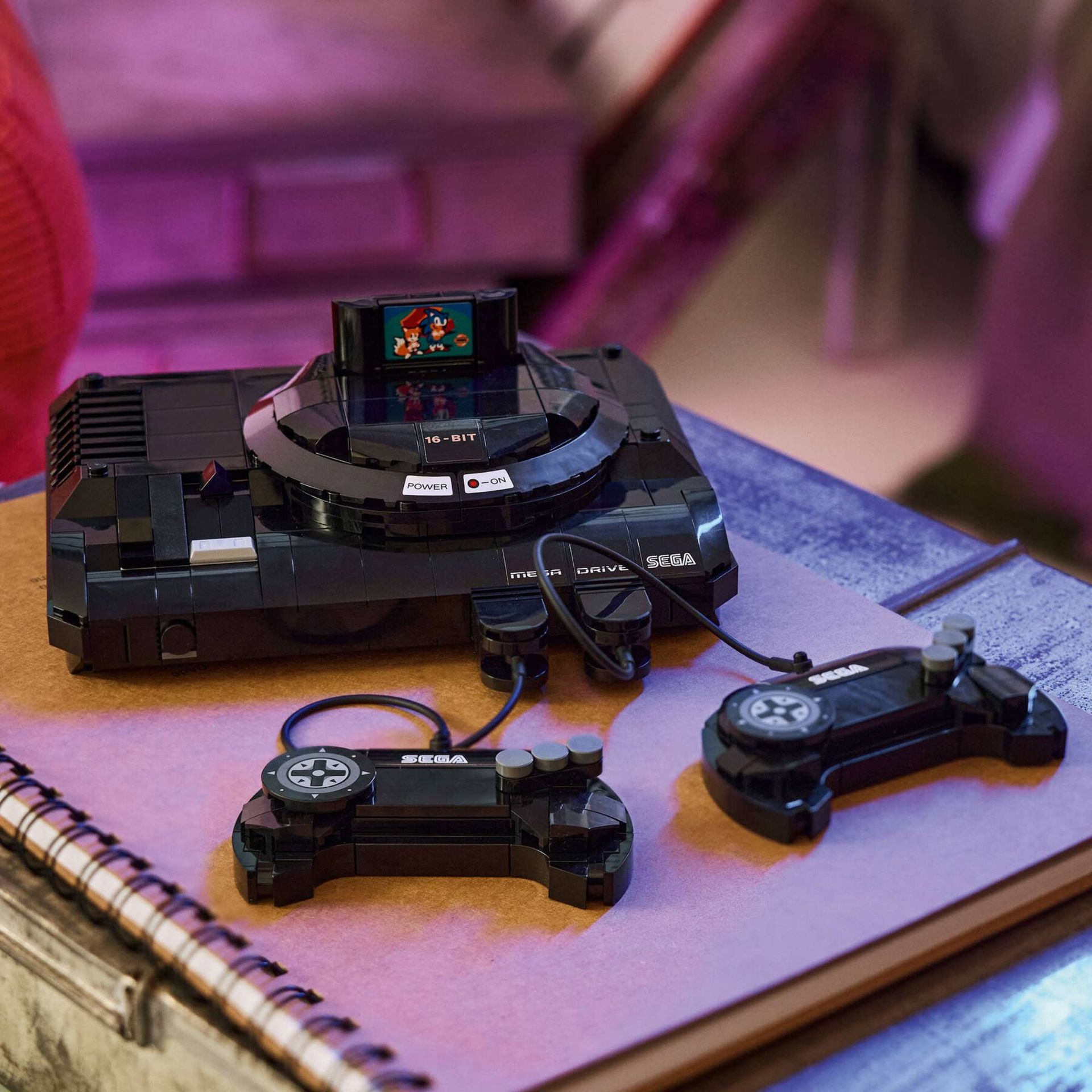 Bygg ihop Sega Mega Drive i Lego