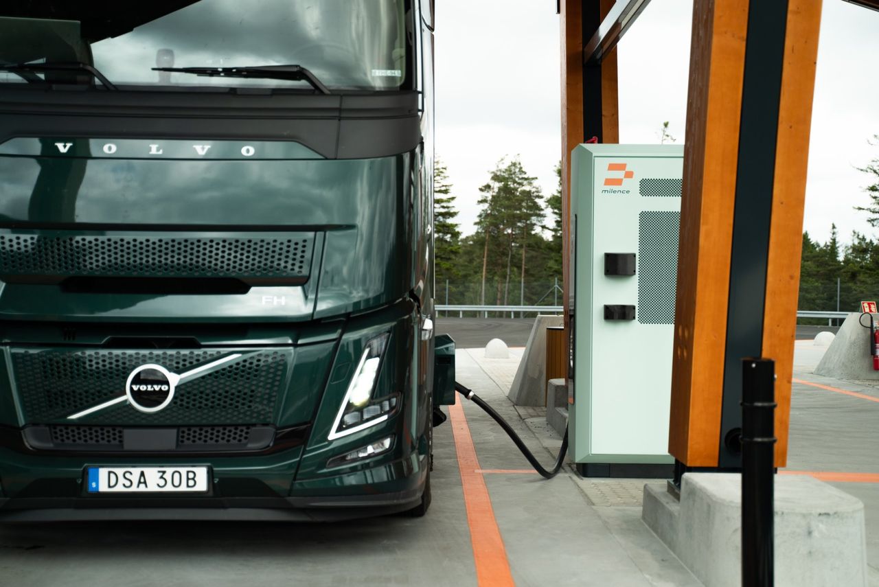 Nätverket av laddstationer för eldrivna lastbilar skalas upp