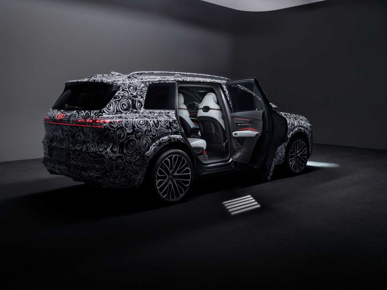 Den här ska utmana BMW X7 och Mercedes GLS