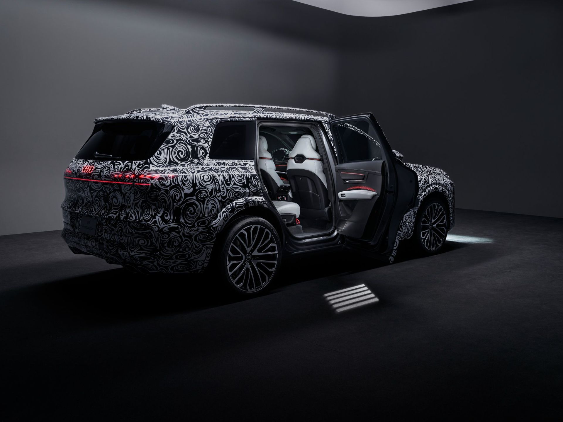Den här ska utmana BMW X7 och Mercedes GLS