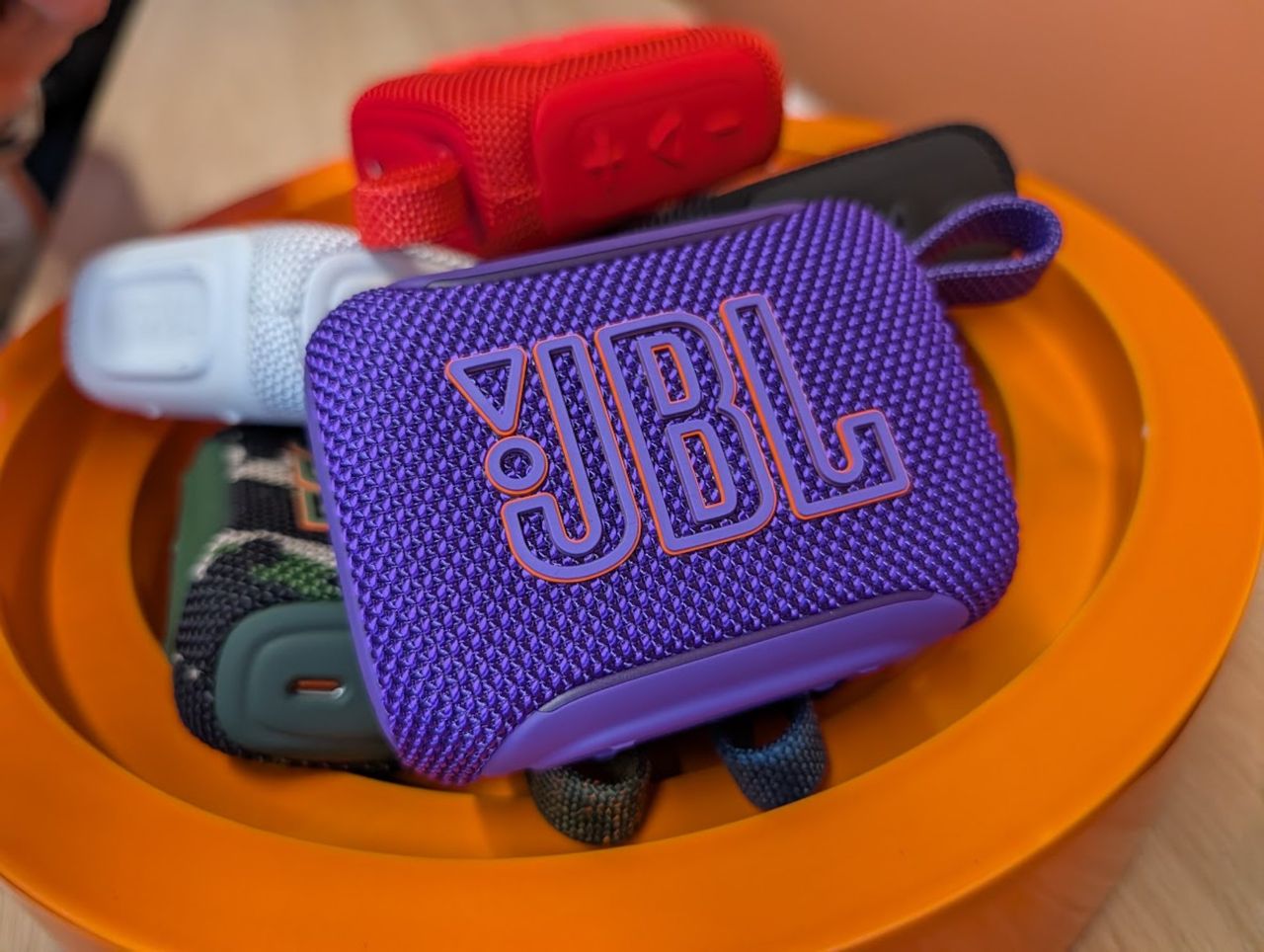 JBL uppdaterar sitt sortiment med nya högtalare