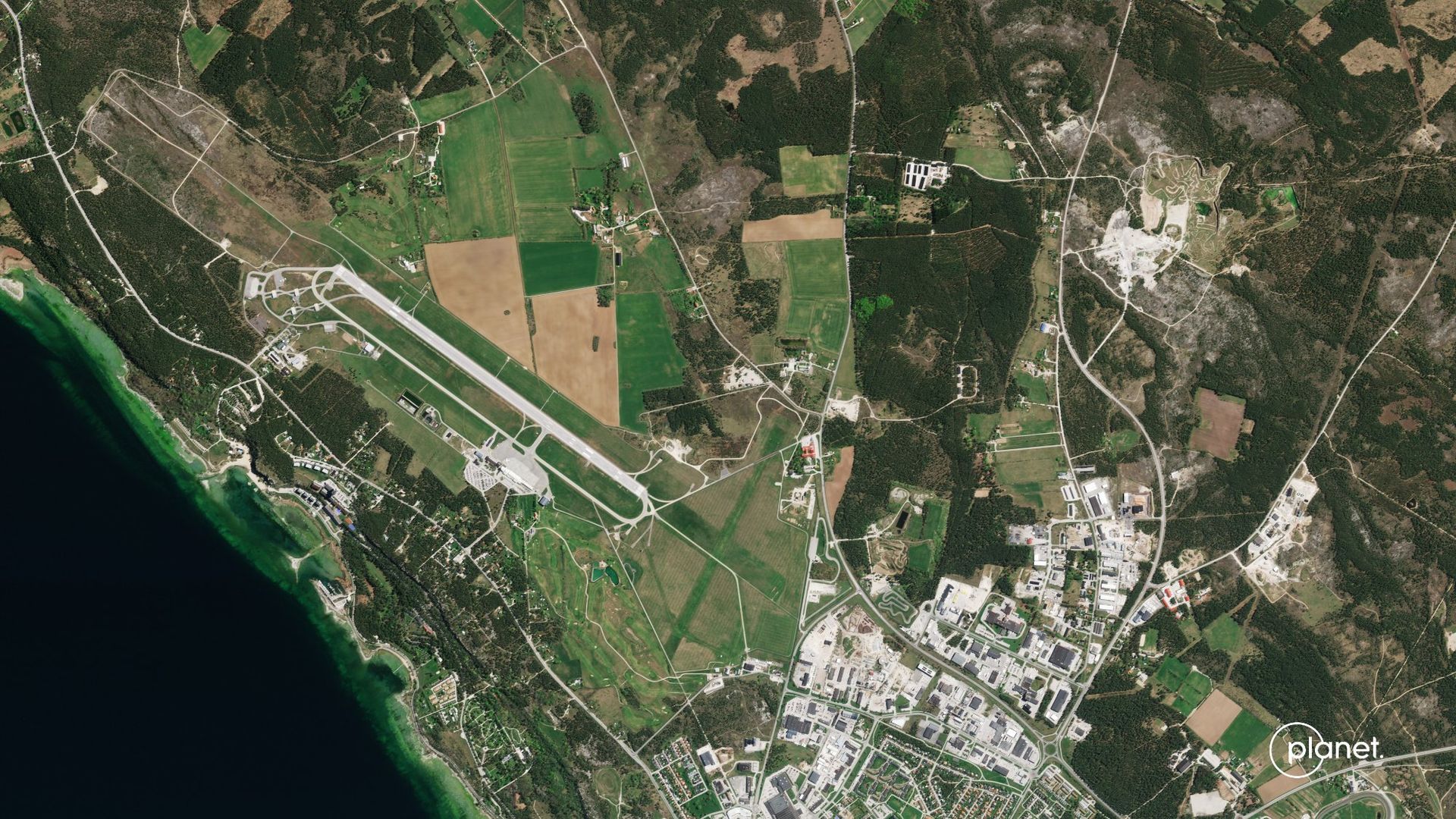 Första satellitbilden från Försvarsmaktens första satellit