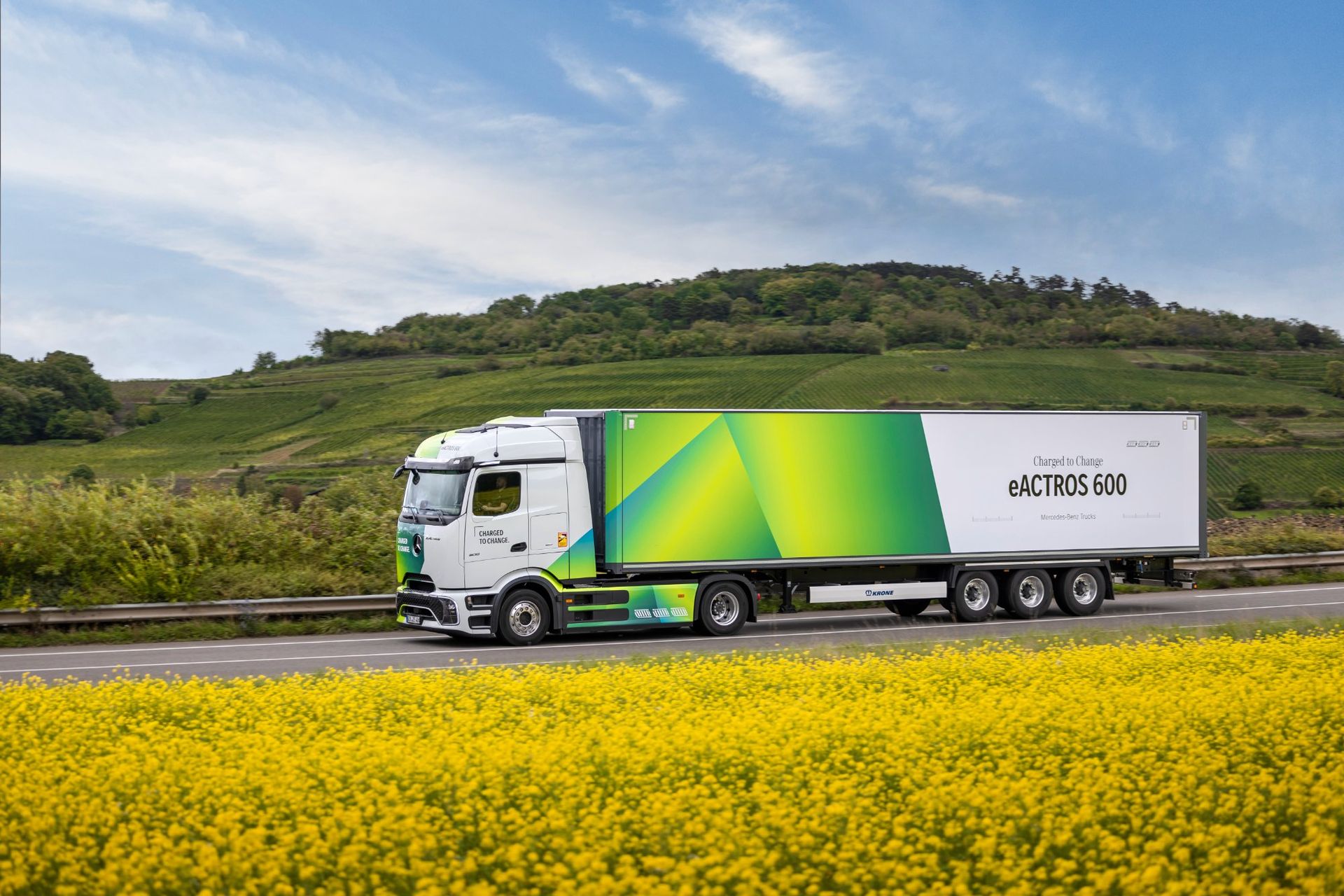 Mercedes eldrivna lastbil får nu dra upp till 64 ton