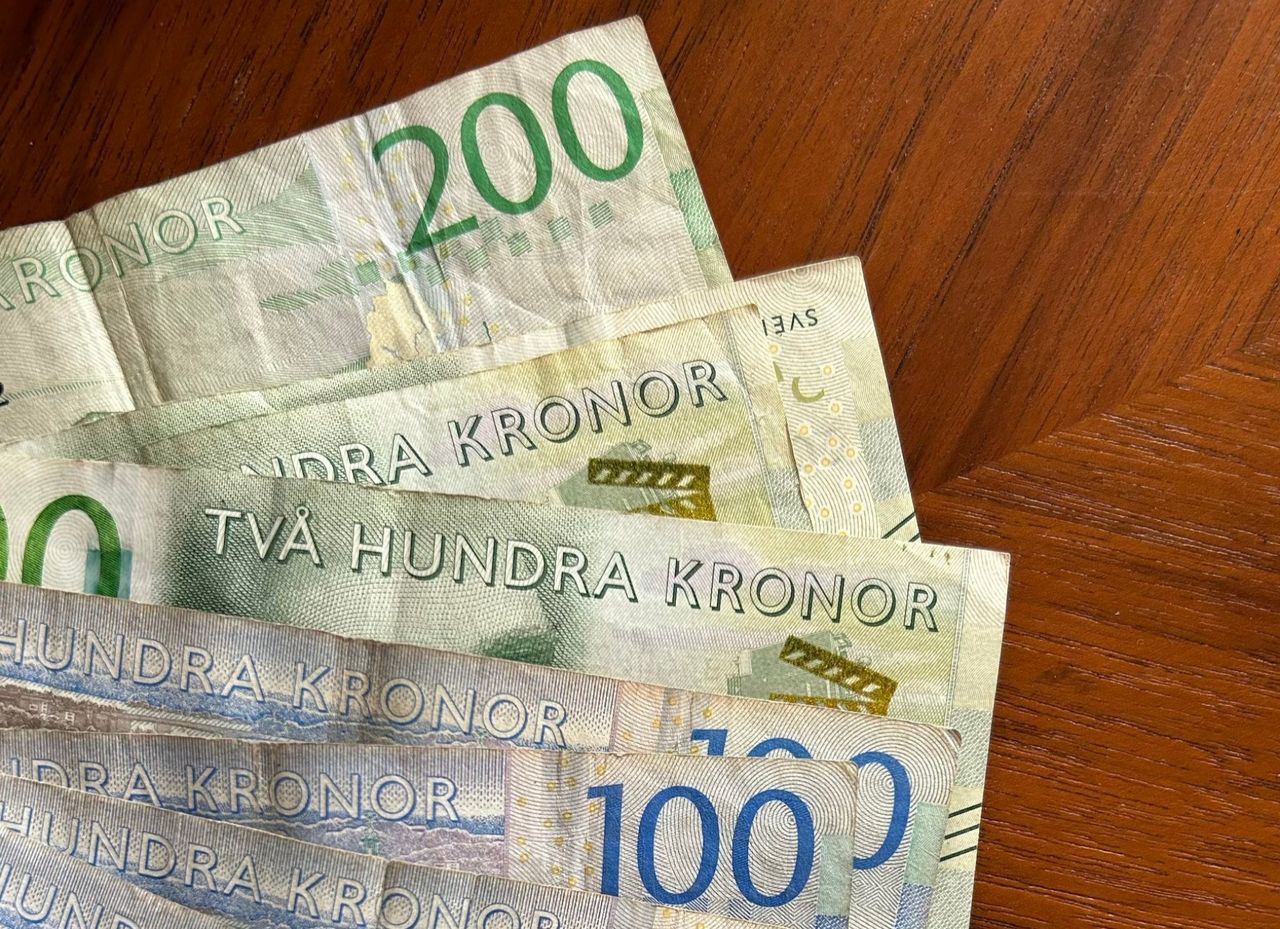 Livsmedelsbutiker och apotek måste ta emot cash