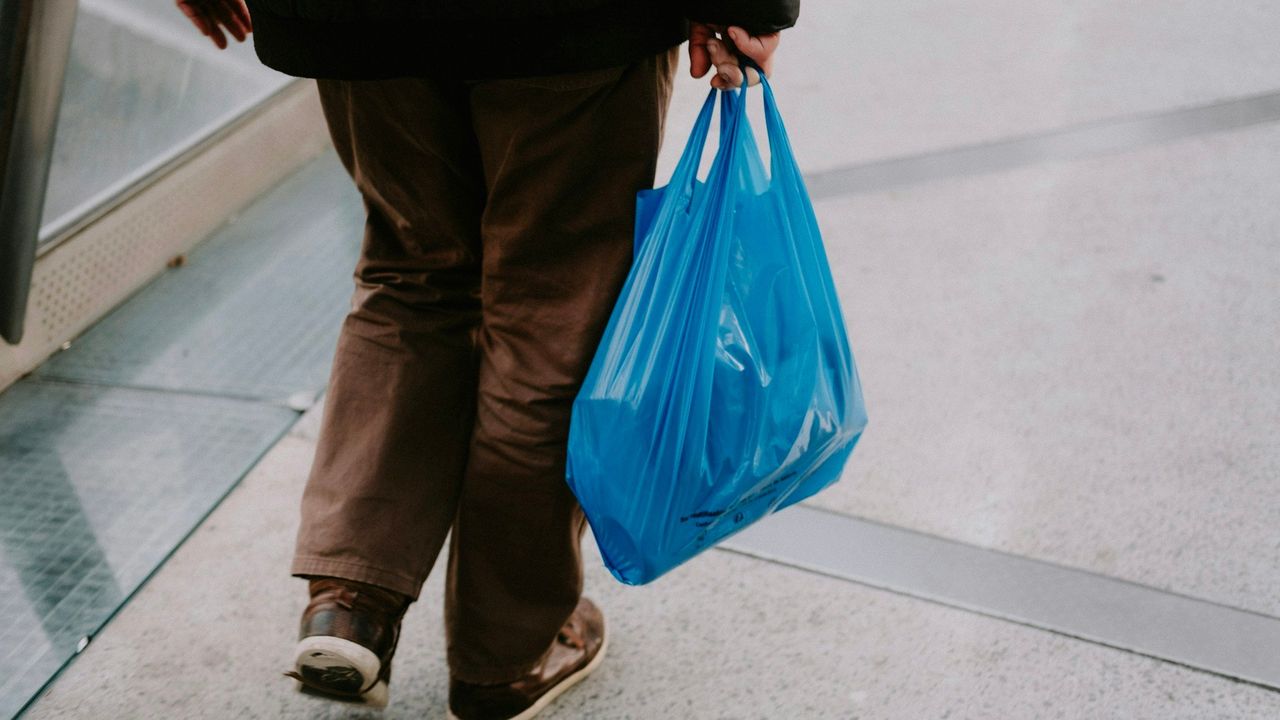 Försäljningen av plastkassar ökar