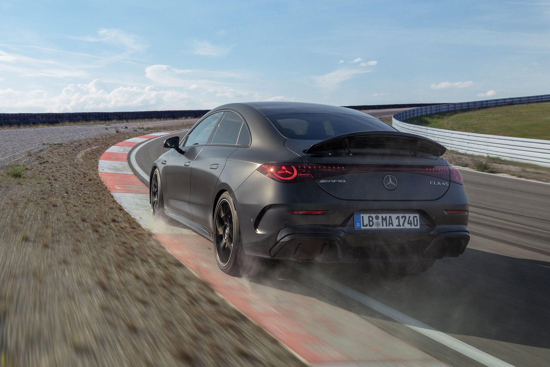 Mercedes-AMG släpper CLA med 680 hästar