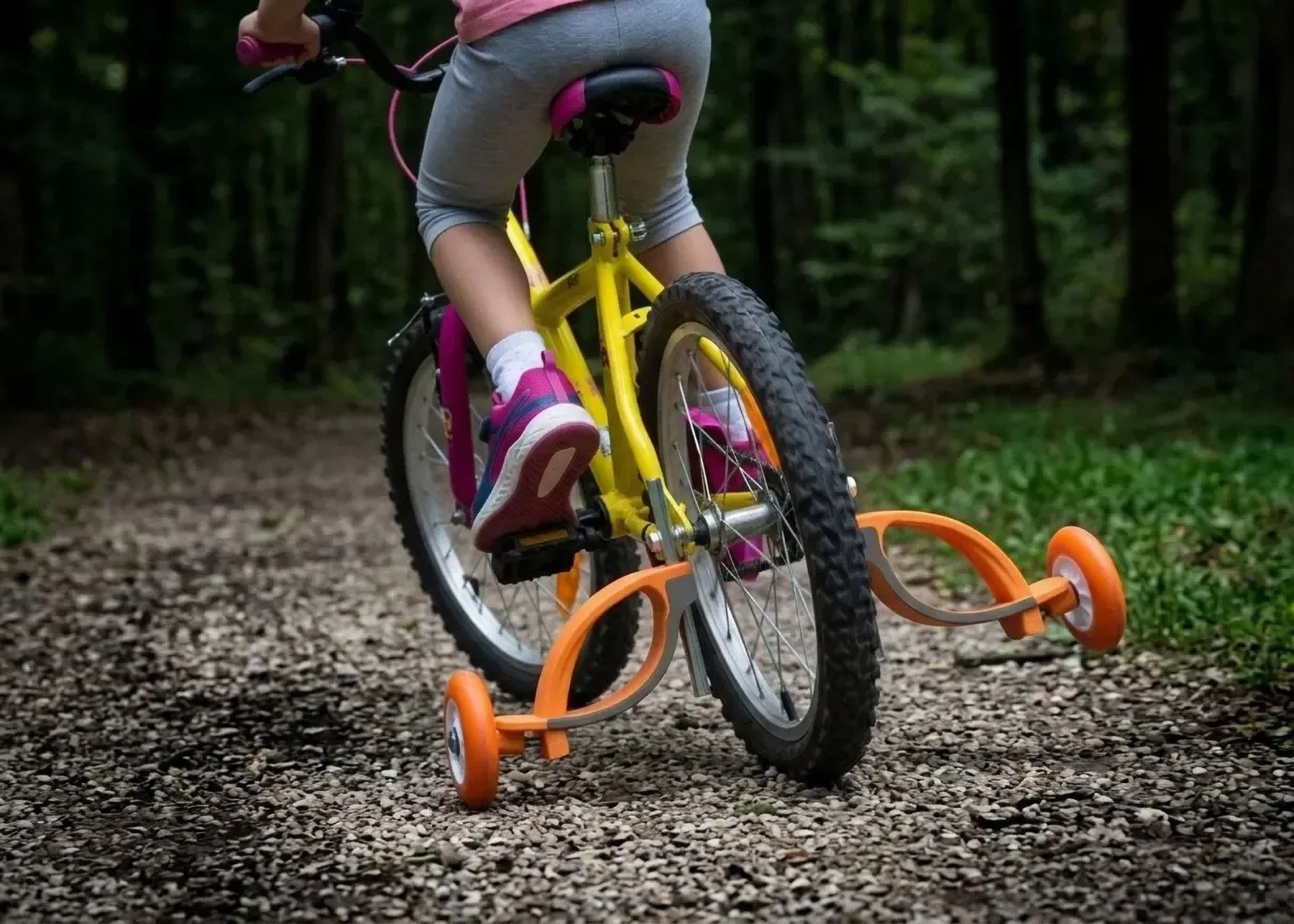 Annorlunda stödhjul ska lära barn cykla