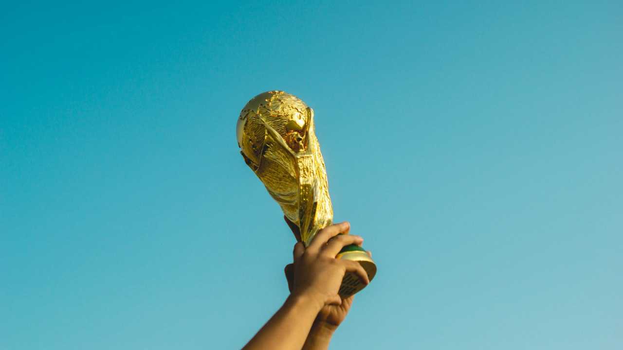 FIFA ska inte längre sälja delar av sina VM-turneringar