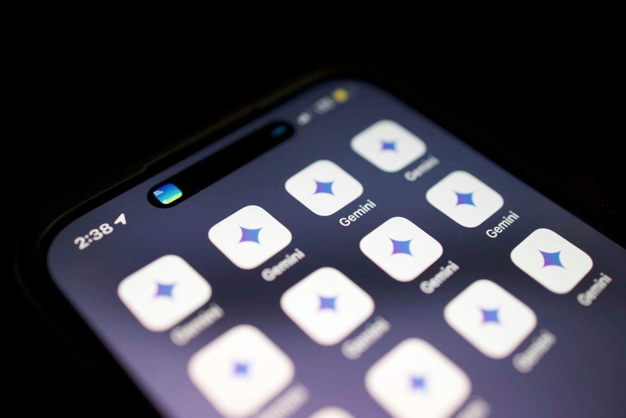 Nu har både ChatGPT och Gemini en miljard användare
