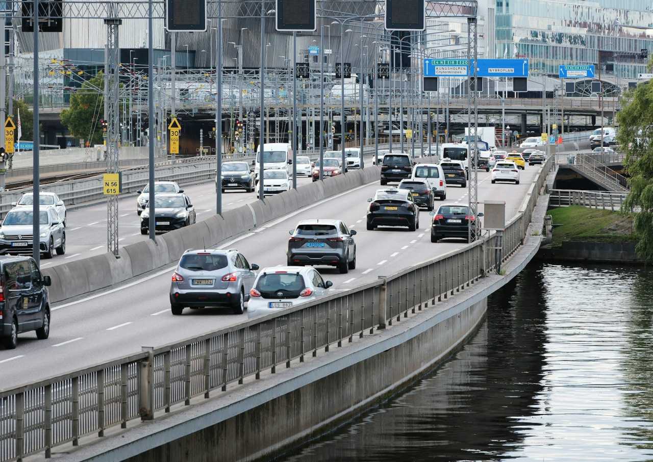 I morgon höjs biltullarna i Stockholm