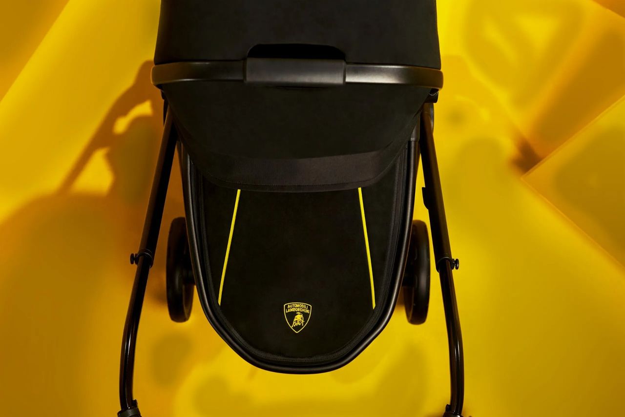 Ny färg på Lamborghini-barnvagnen