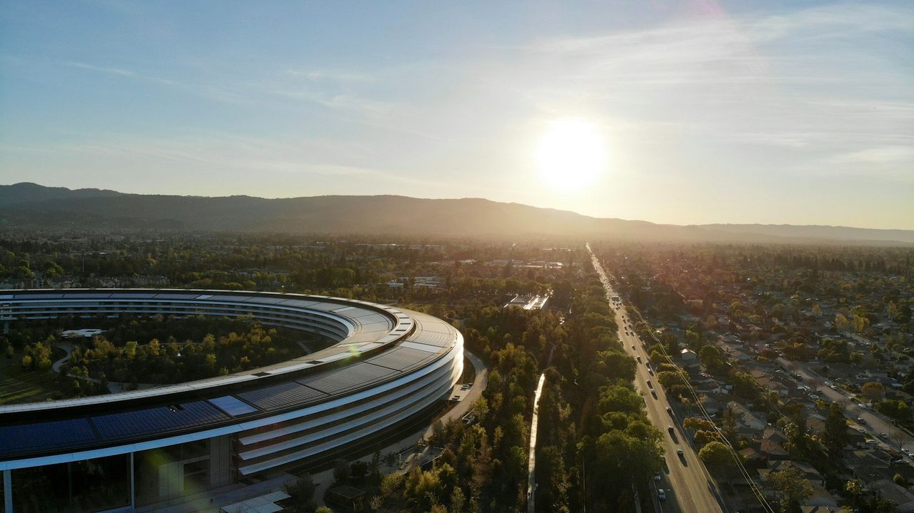 Apple sparkar 200 anställda