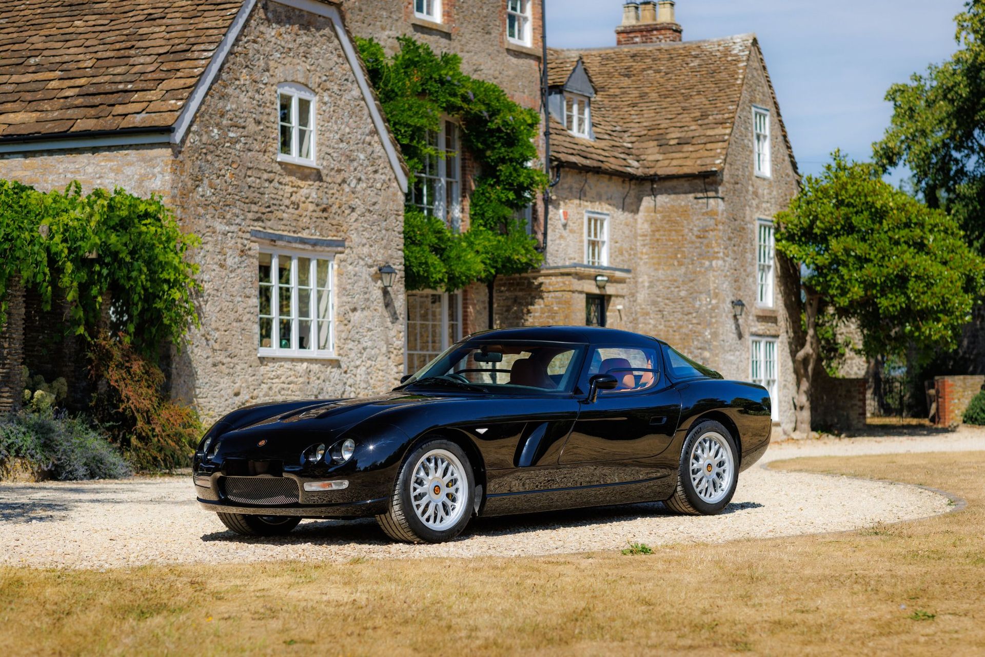 Bristol Cars återvänder och gör klart
