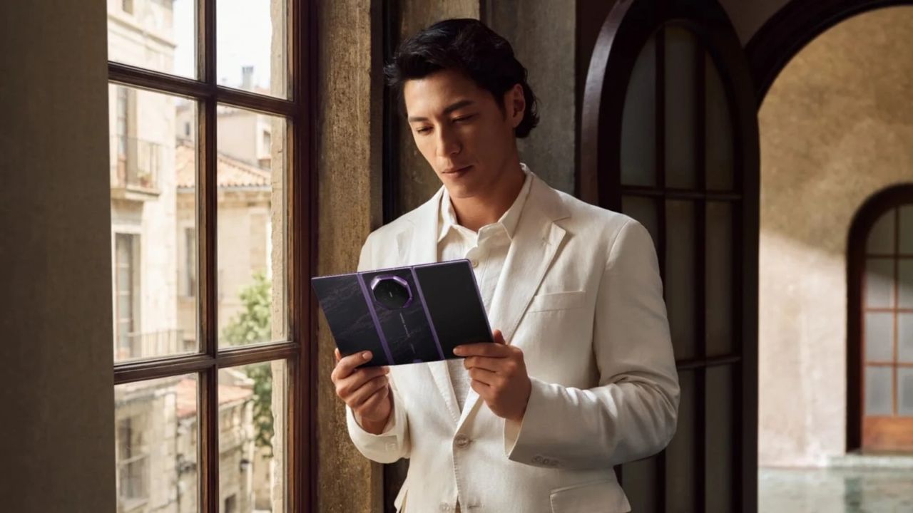 Huawei Mate XT 2 är inte billig