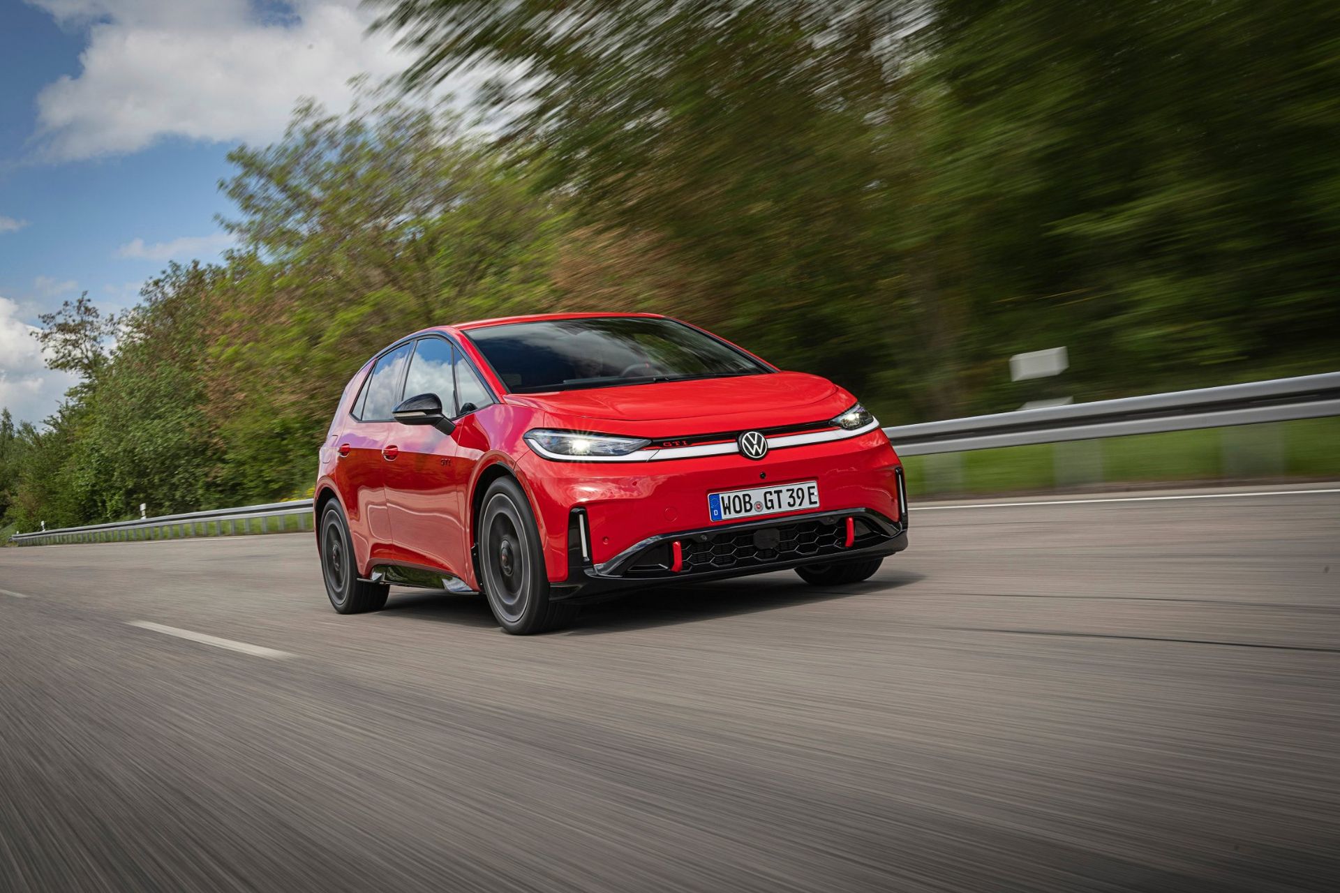 Volkswagen presenterar första bakhjulsdrivna GTI-modellen