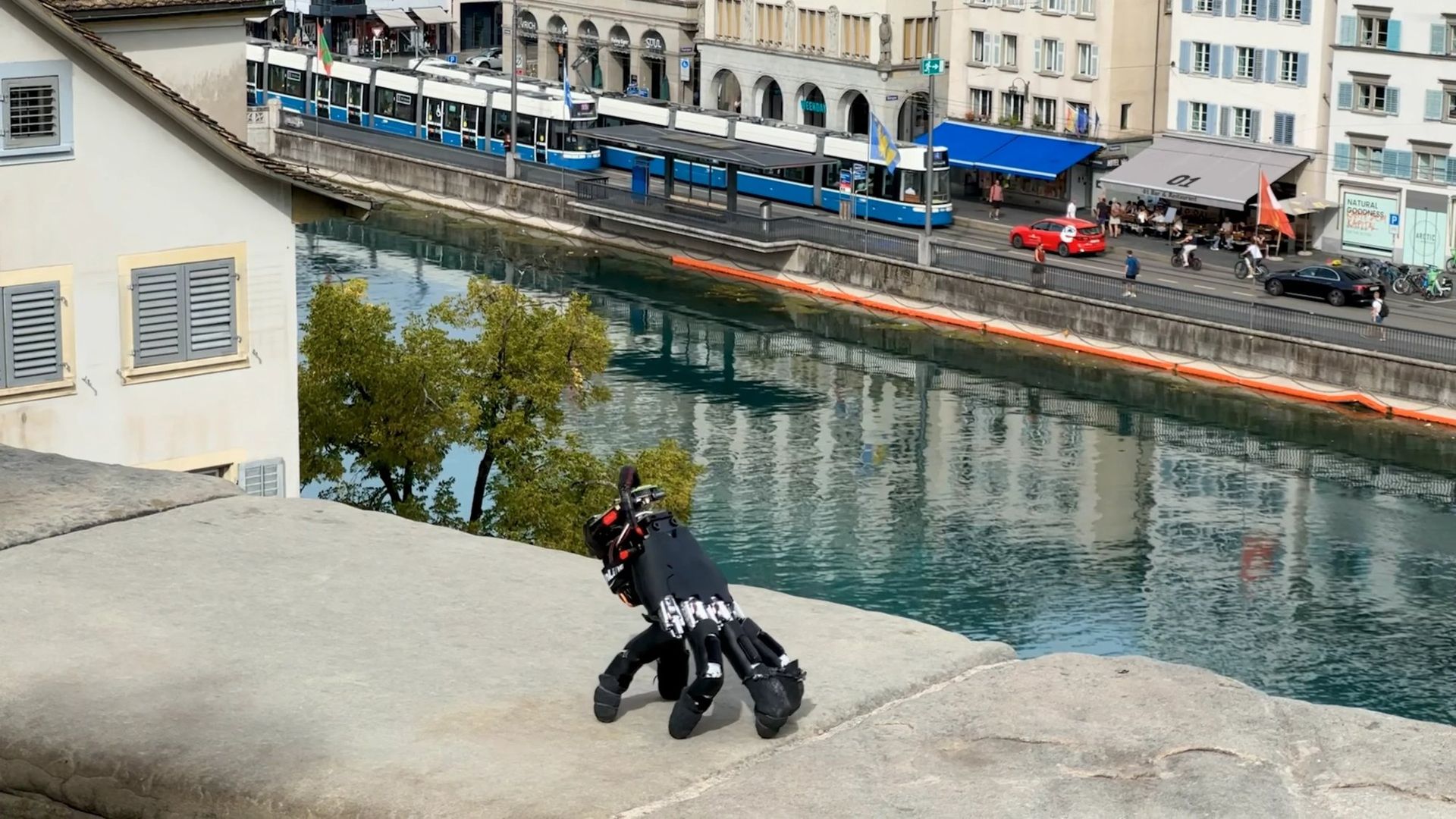 Den här robothanden klarar sig på egen hand
