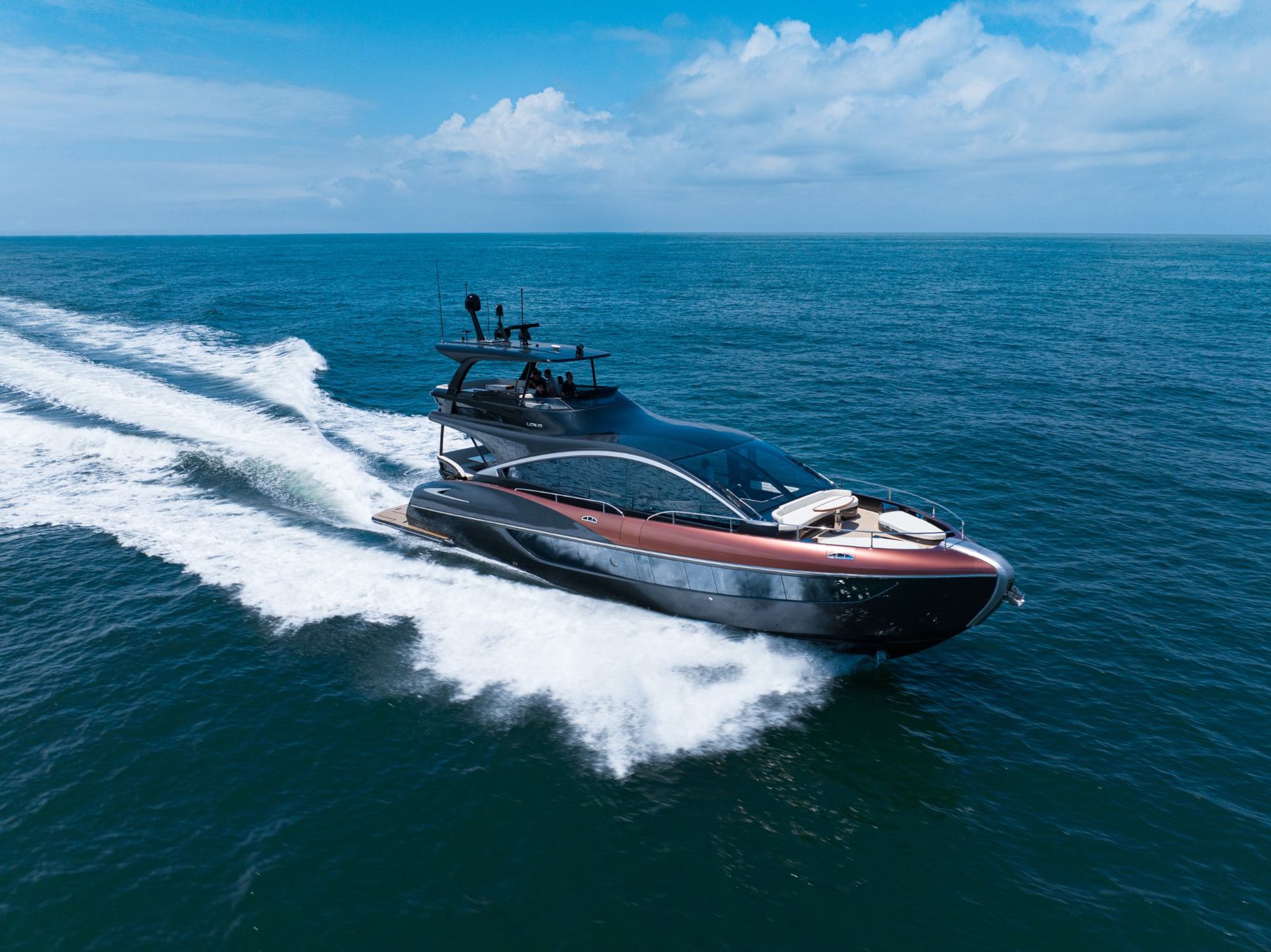 Lexus lyx-yacht ska börja säljas utanför Japan