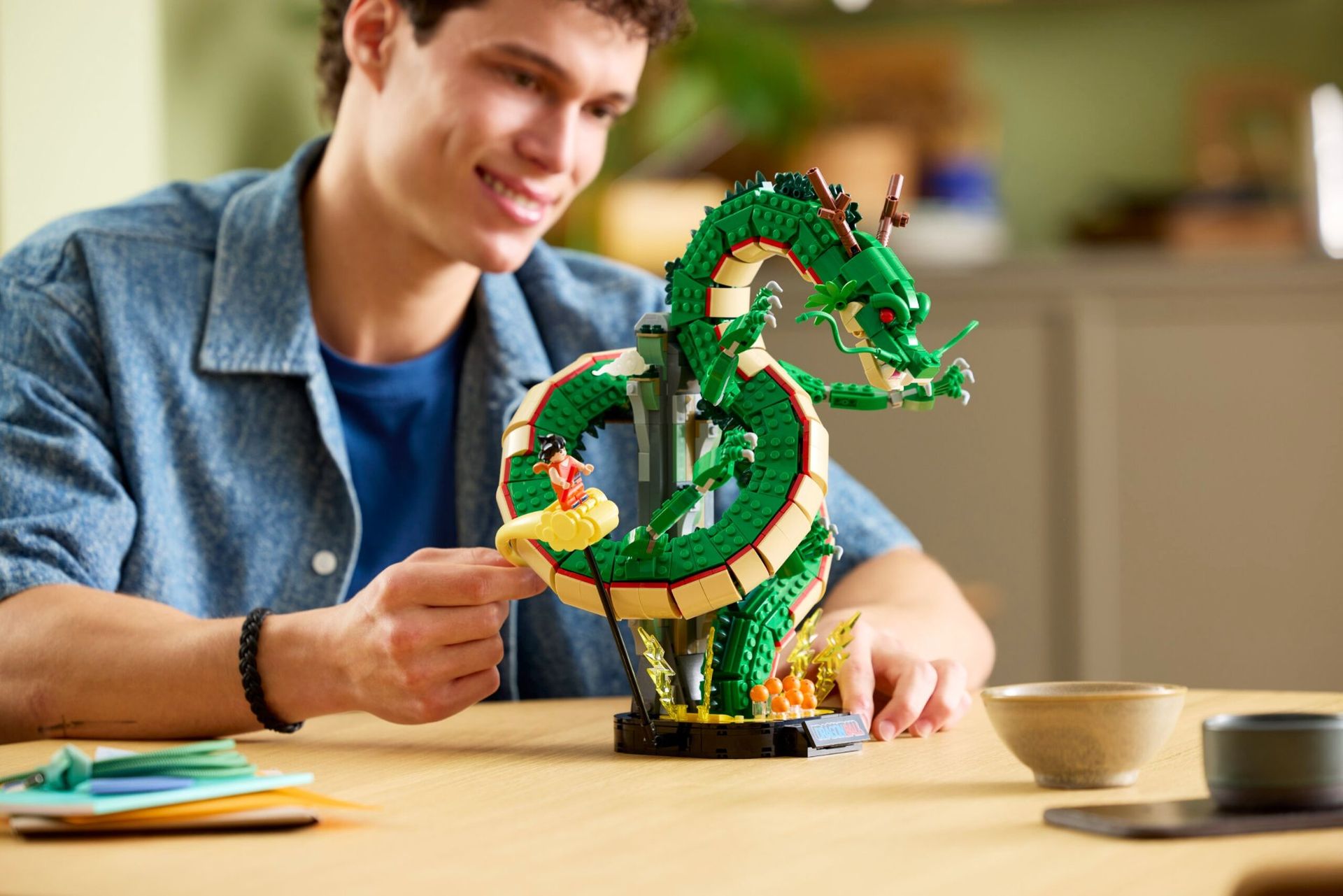 Bygg din egen Shenron i LEGO
