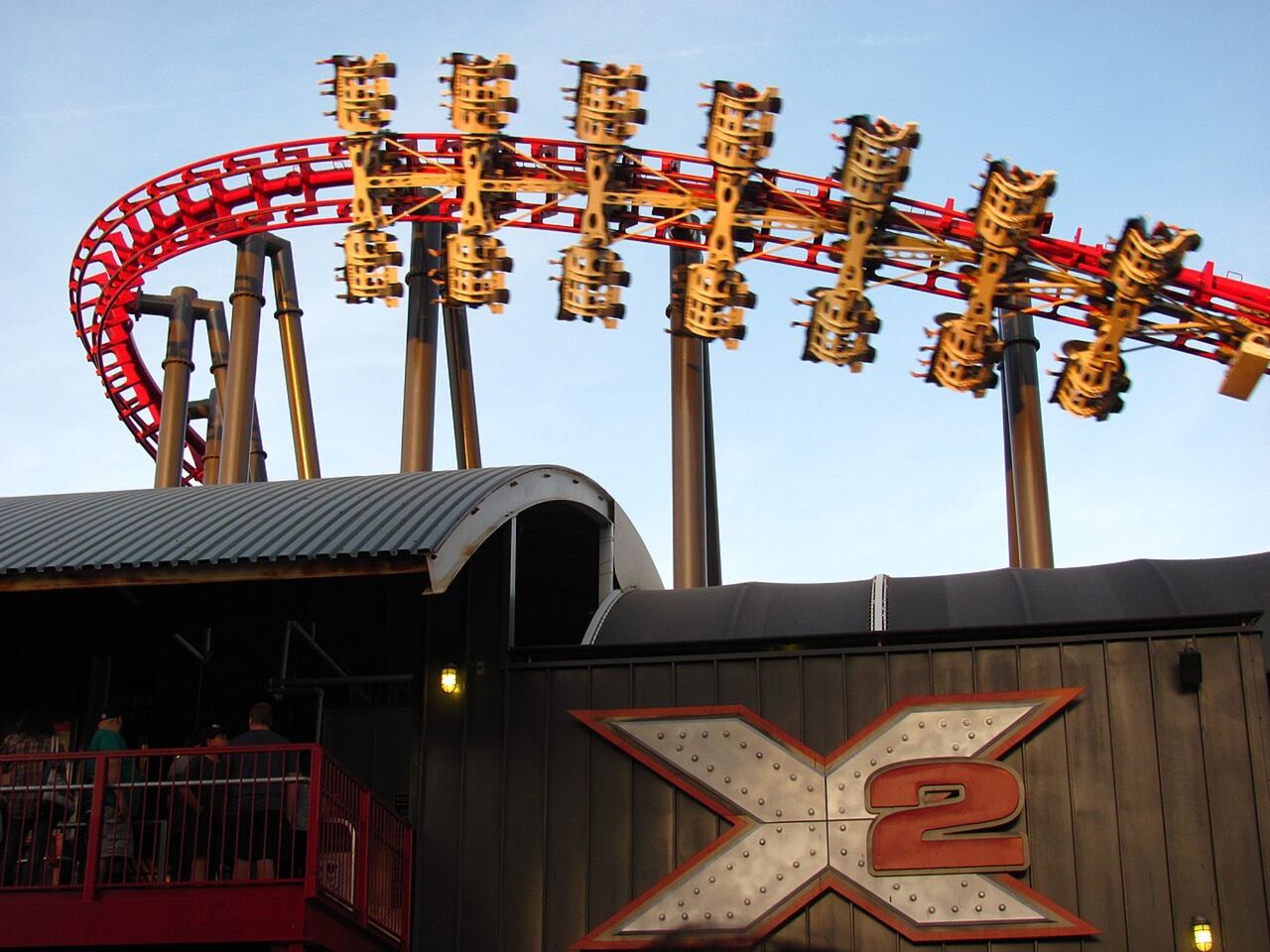 Six Flags skrotar X2