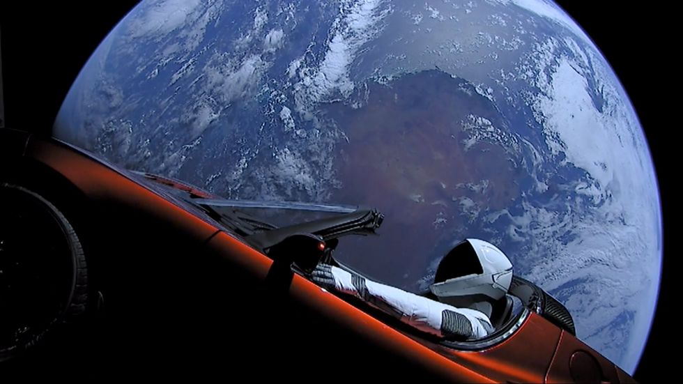 Premiären av Tesla Roadster skjuts upp