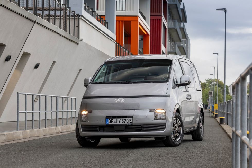 Hyundai presenterar Staria som transportbil