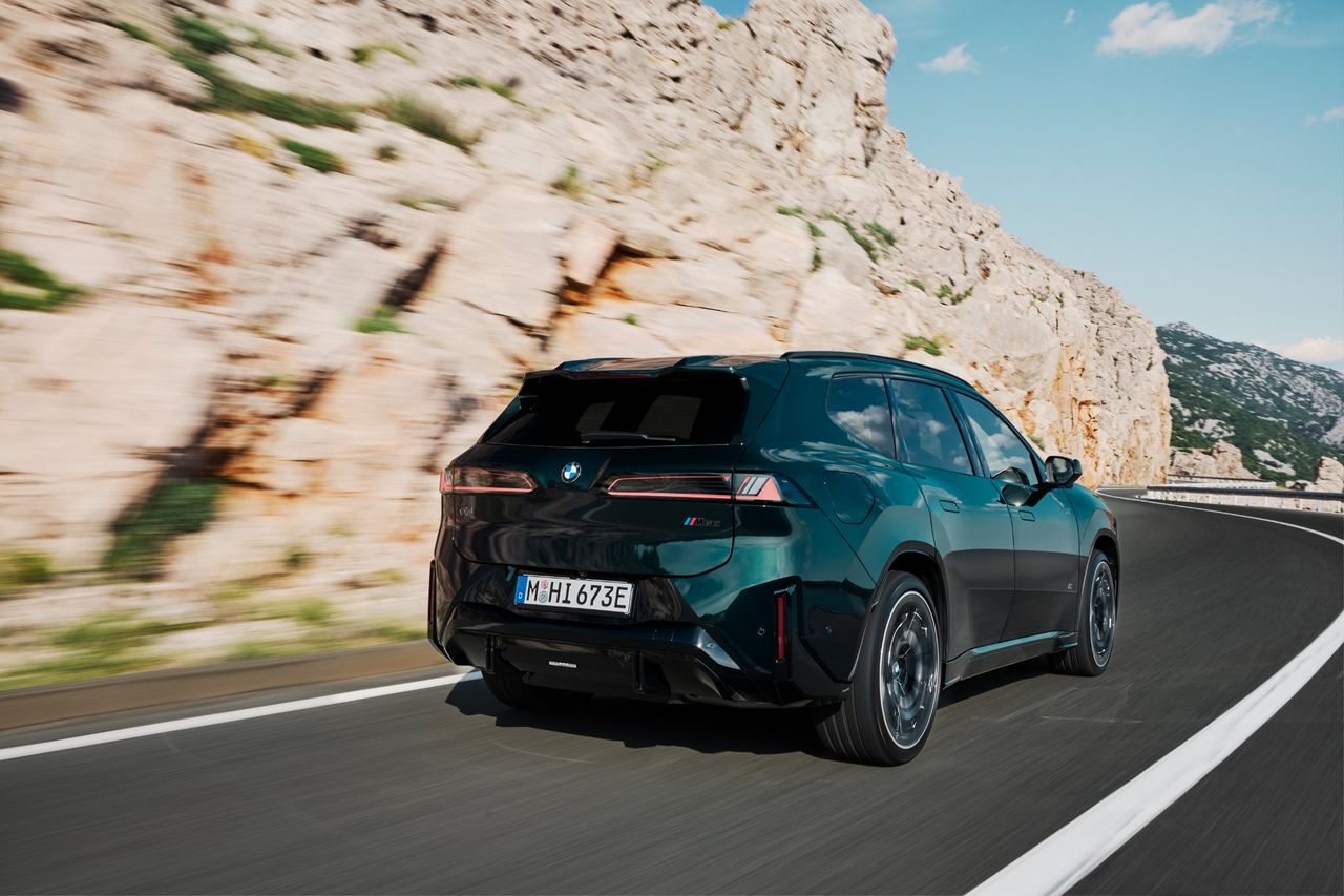 BMW iX3 med mer knuff