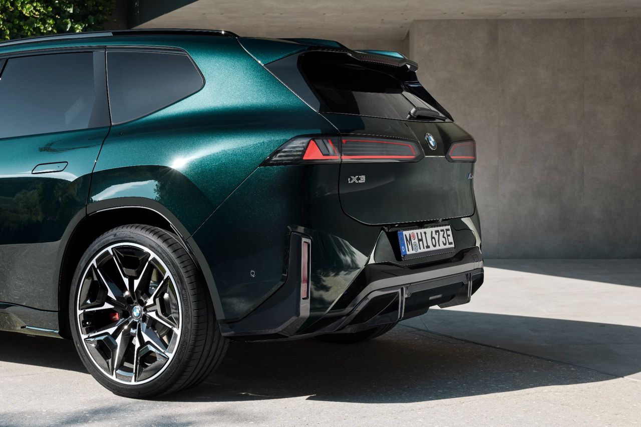 BMW iX3 med mer knuff