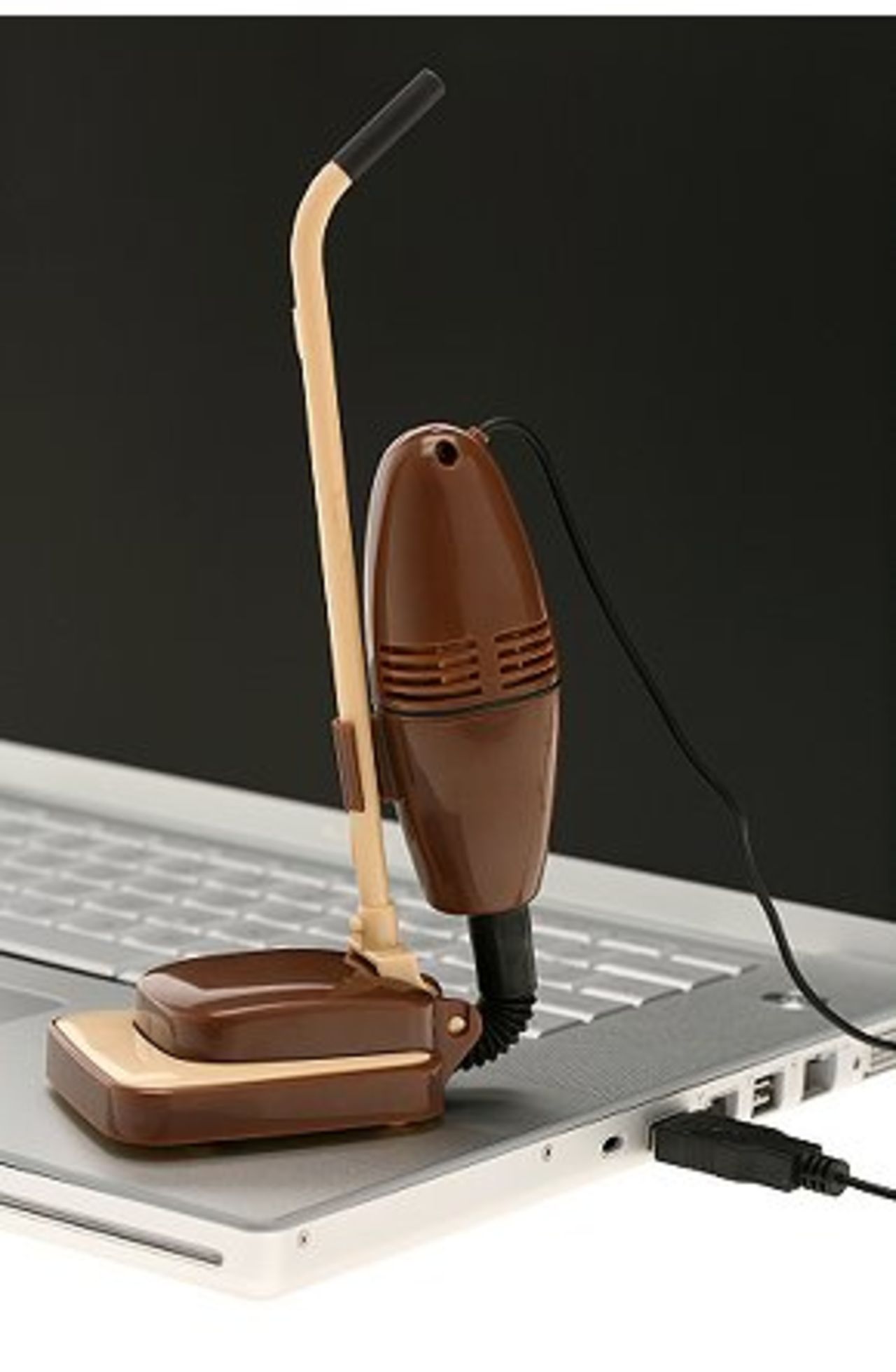 Klassisk dammsugare med USB-port