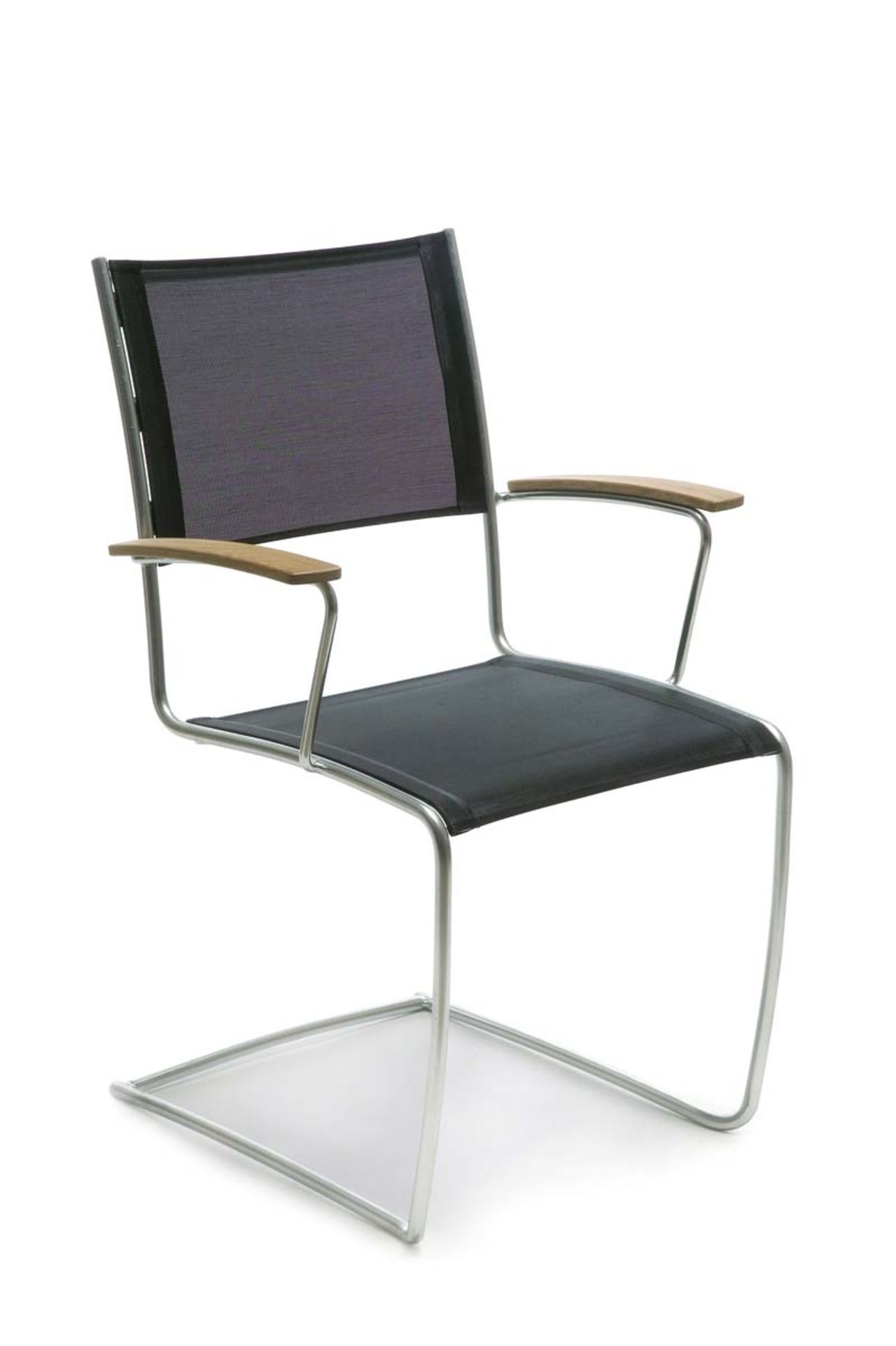 Lätt och sittvänligt till trädgården