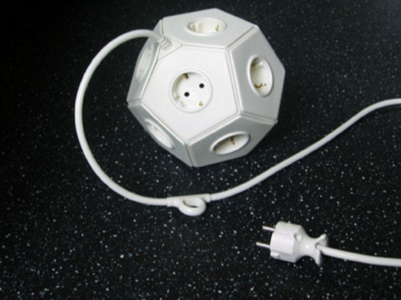 E-ball - annorlunda förgreningsdosa