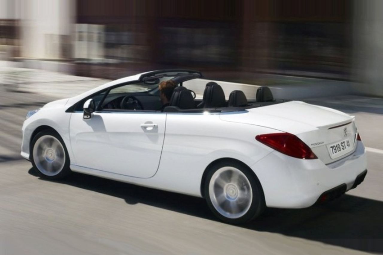 Första bilderna på 308 CC