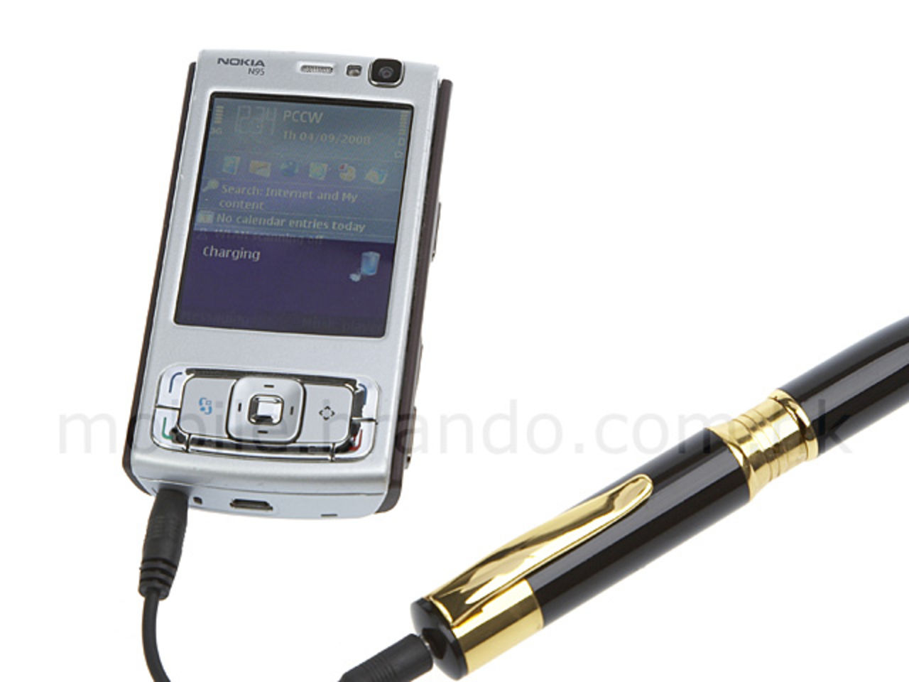 Kulspetspenna med nödladdare för mobilen