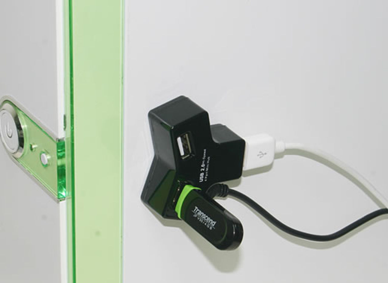 USB-hubb med magnet