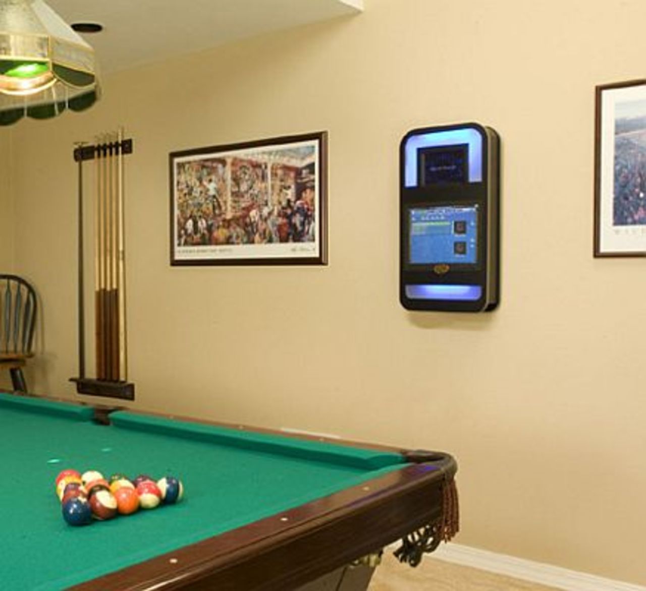 Intelltunes - Jukebox med två skärmar