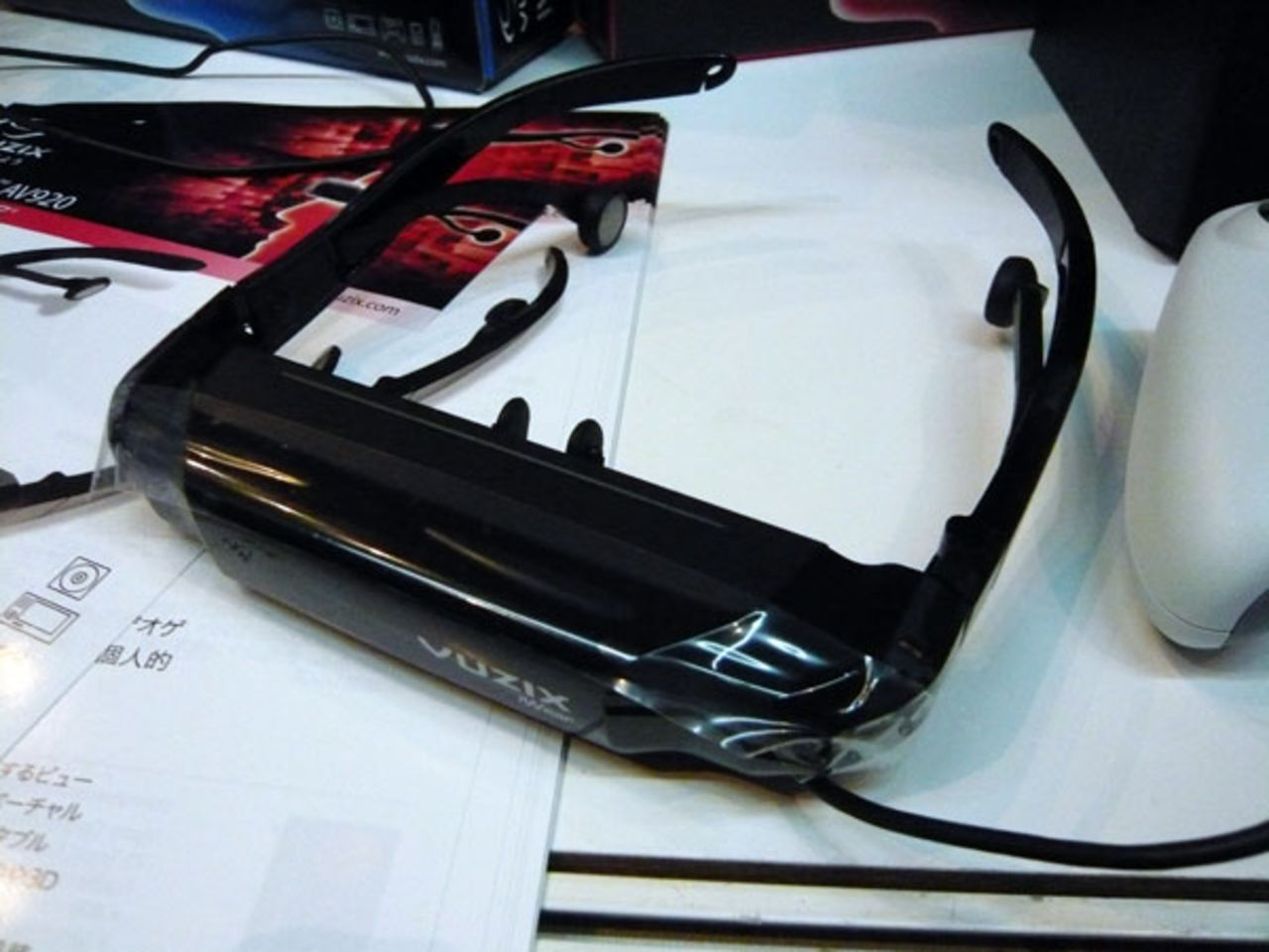 Vuzixs iWear AV310 Widescreen headset