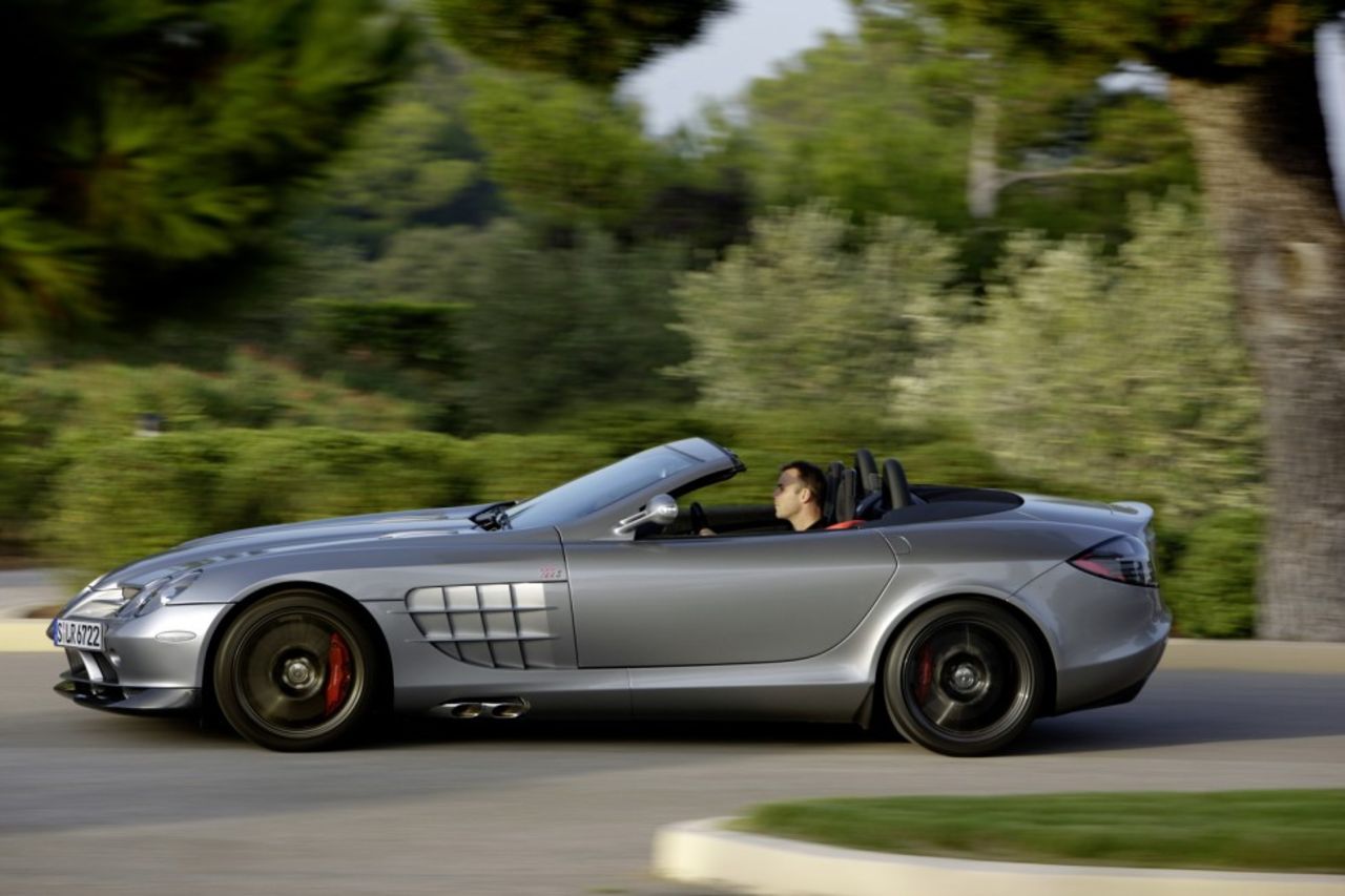 SLR 722 S Roadster ute i det fria