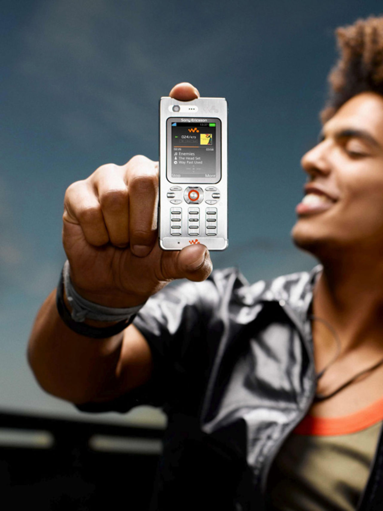 Sony Ericsson W880