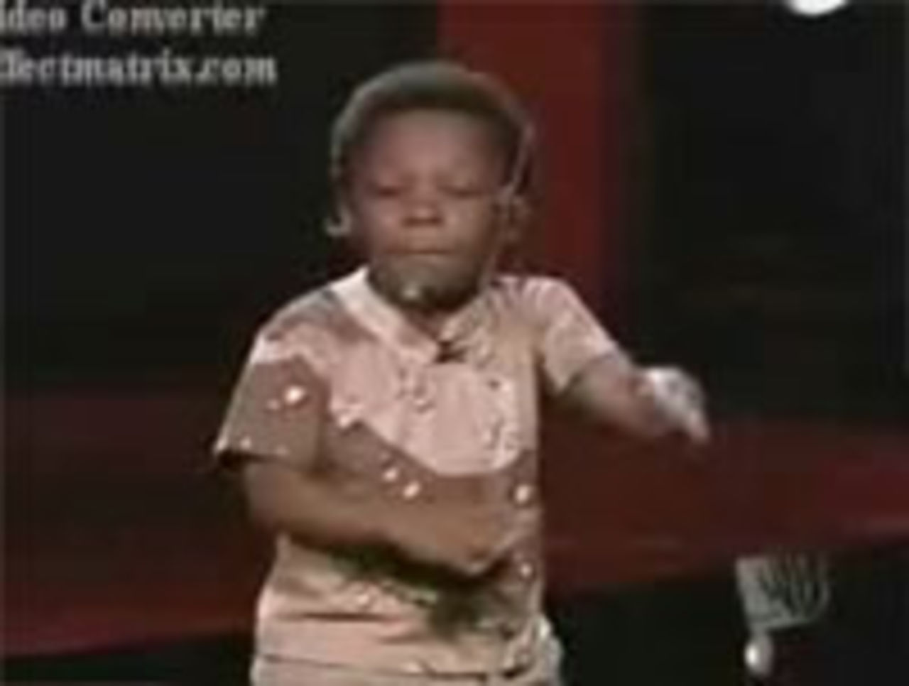 Liten kille med attityd