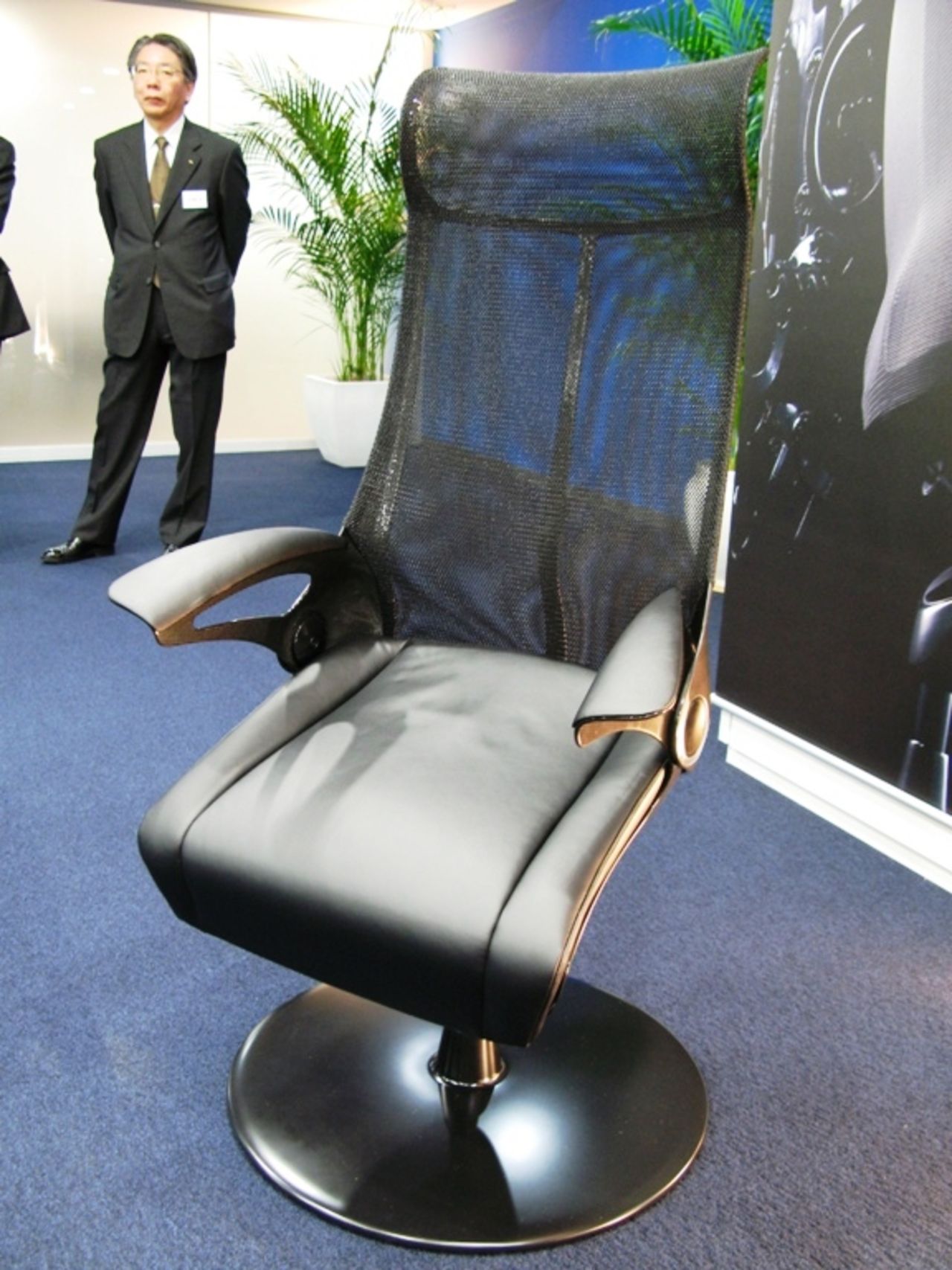 Robotstolen som hjälper dig på jobbet