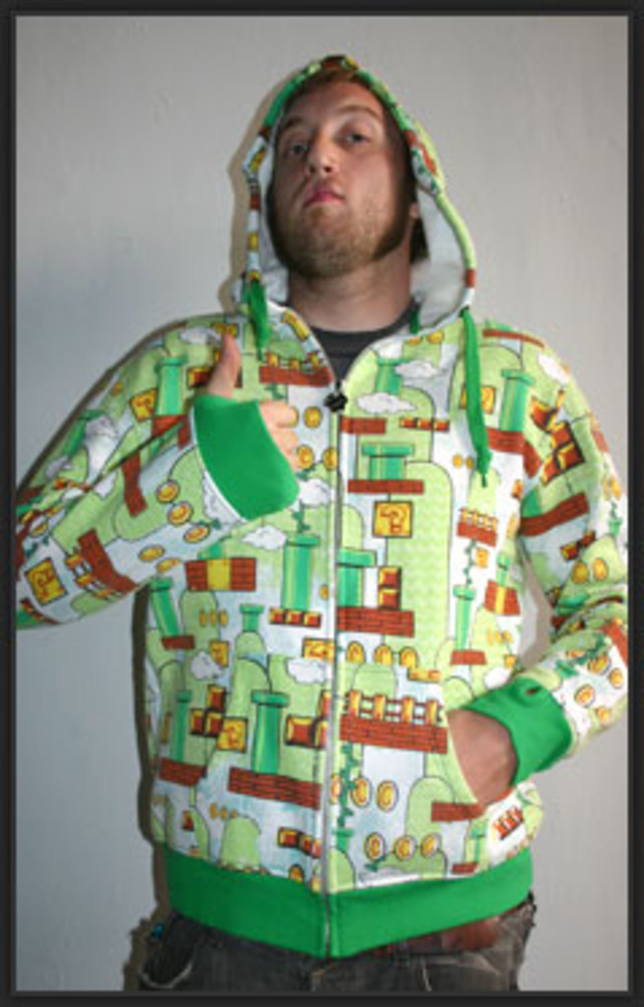 Förhandsboka en Mario-hoodie