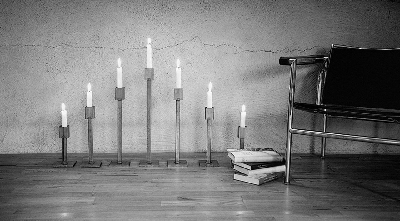 Vinn en bordsljusstake från Röshults!