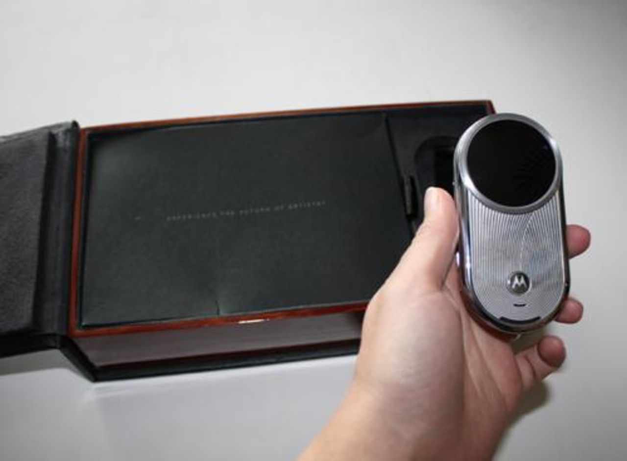 T3 packar upp Motorola Aura