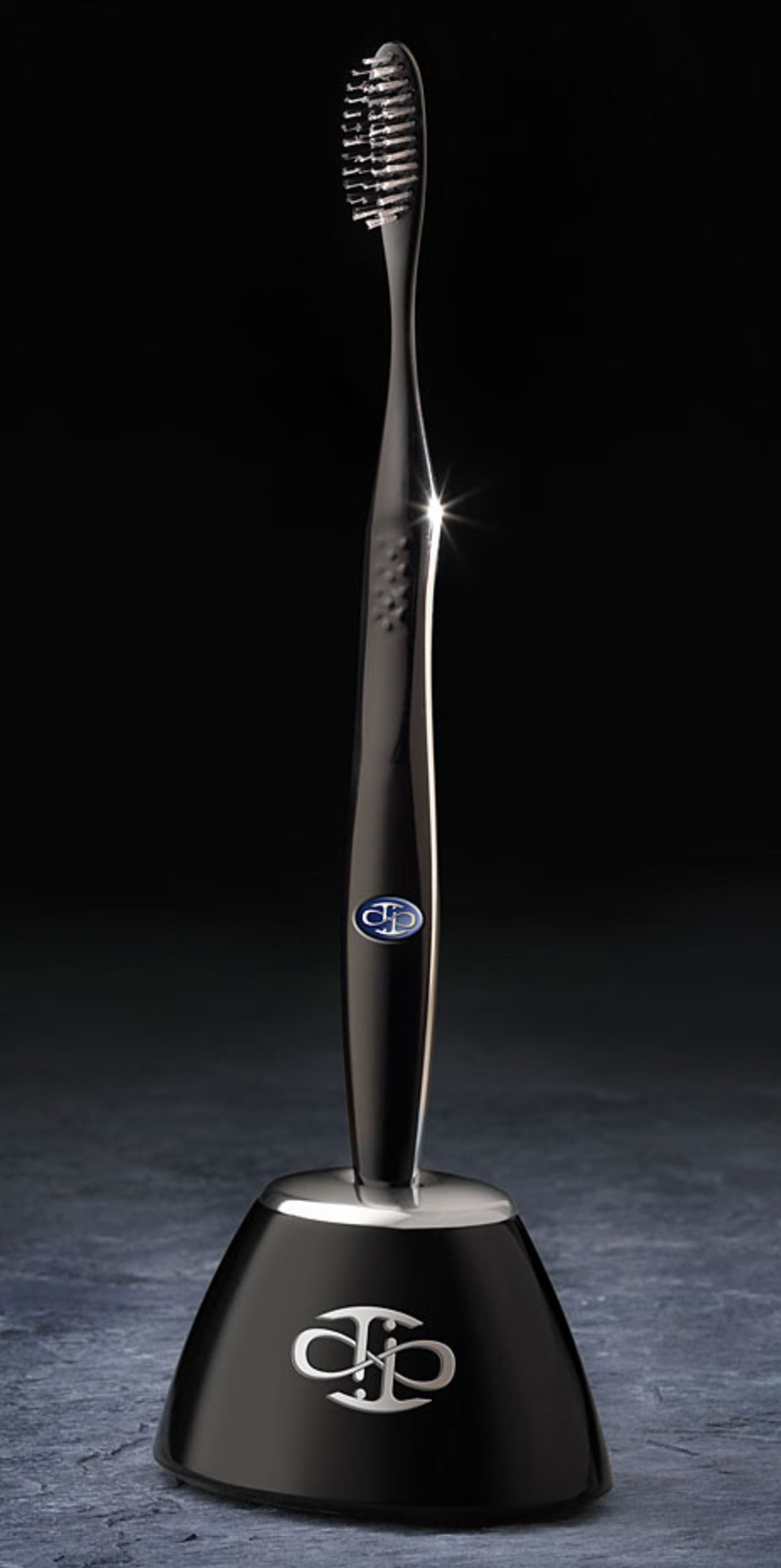 TiFinity Titanium - en tandborste i metall