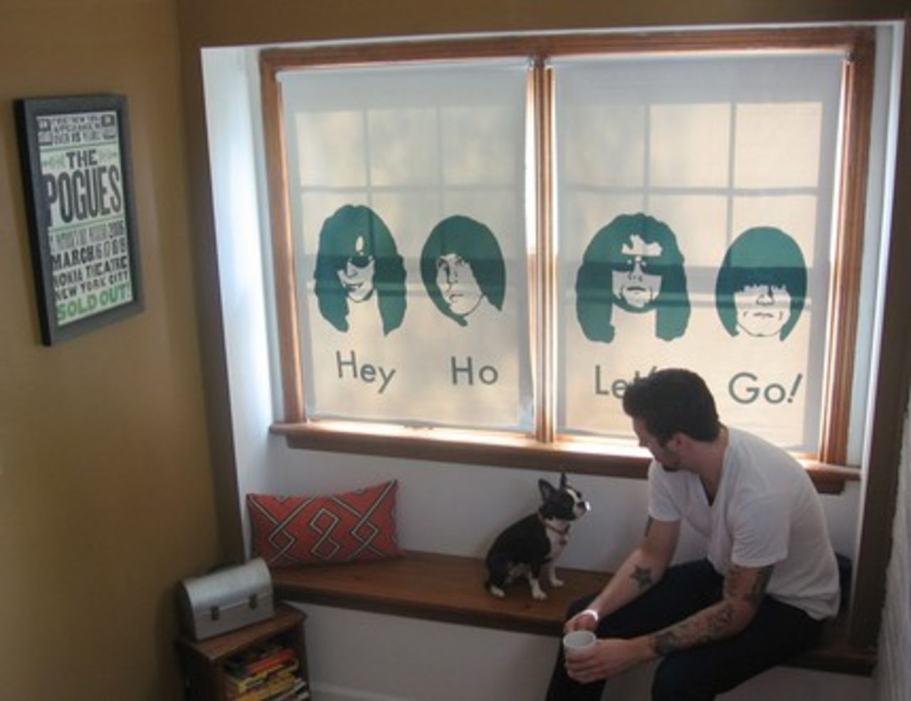 Låt Ramones täcka fönstret