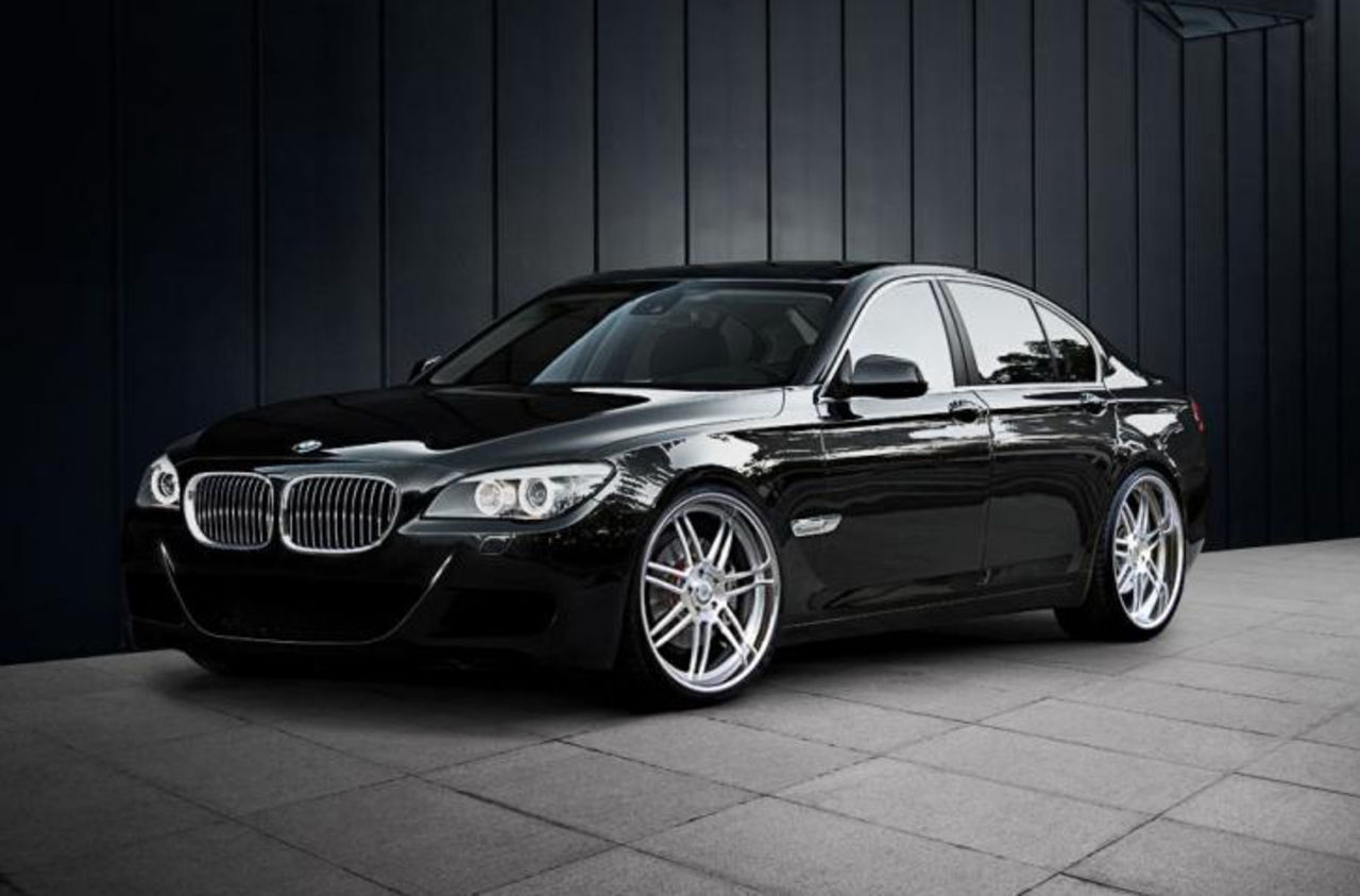 Renderad BMW M7