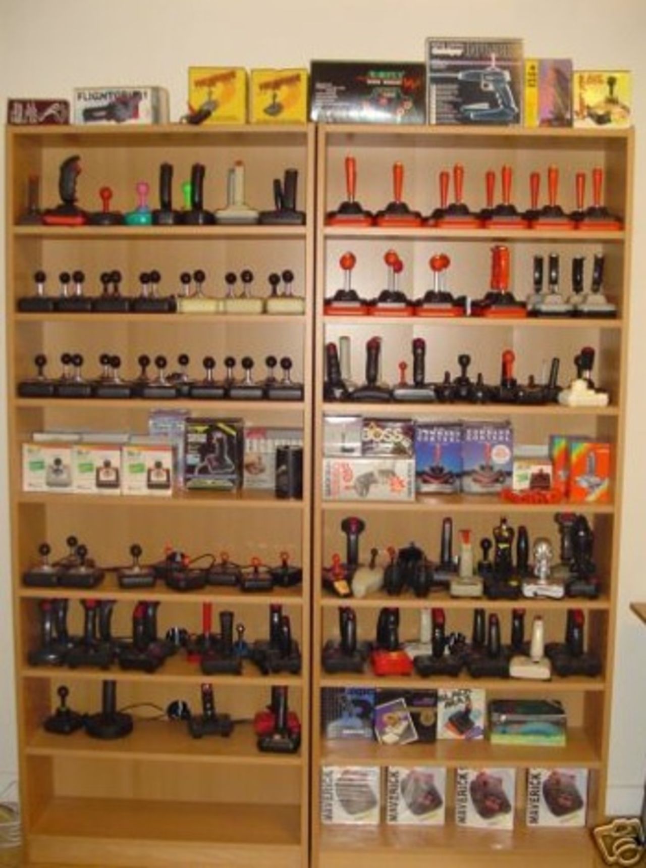 Någon som känner för ett gäng joysticks?